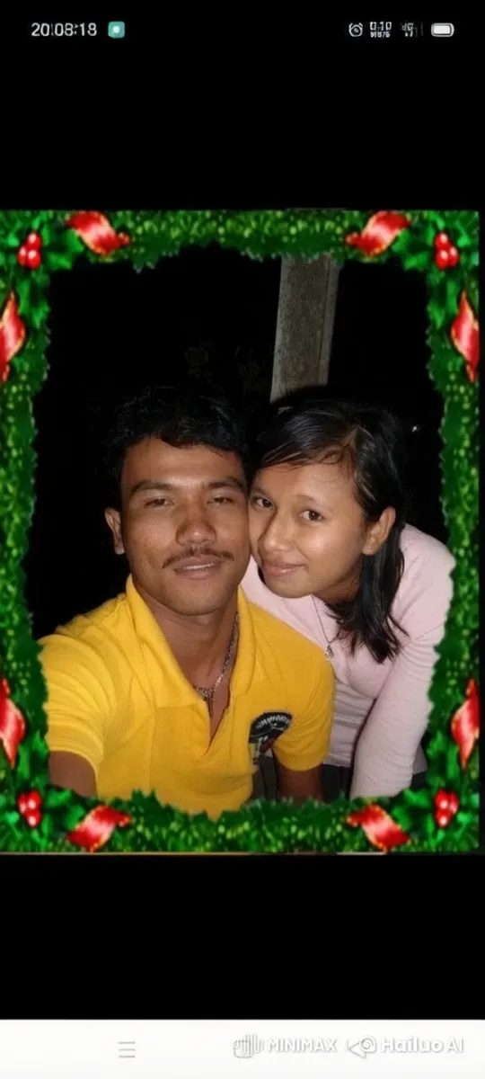 Couple's Festive Embrace in Holiday-Themed Video – AI Generated Video | Hailuo AI