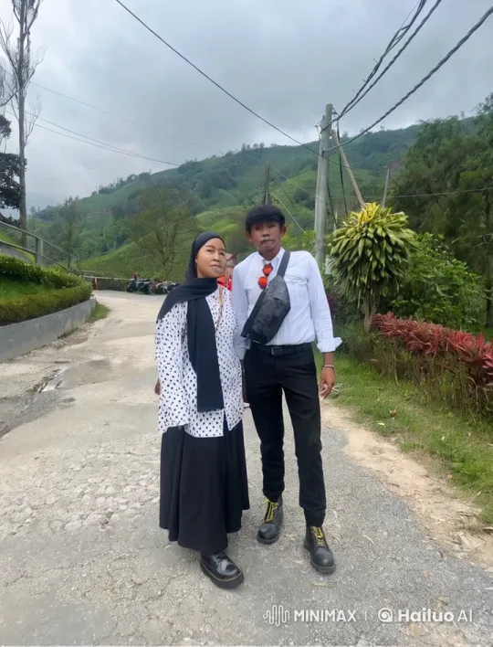 Casual Attire Kung Fu Fight in Mountainous Scenery – AI Generated Video | Hailuo AI