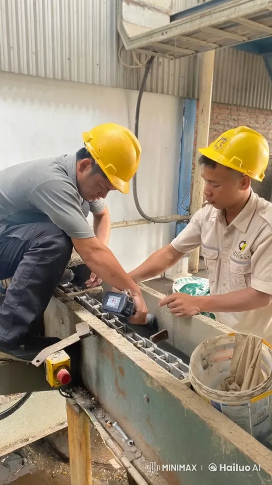 Workers Transform into Kung Fu Fighters in Industrial Setting – AI Generated Video | Hailuo AI
