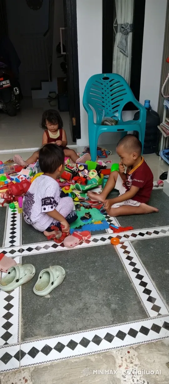 Children's Playful Martial Arts Battle in Toy-Filled Arena – AI Generated Video | Hailuo AI