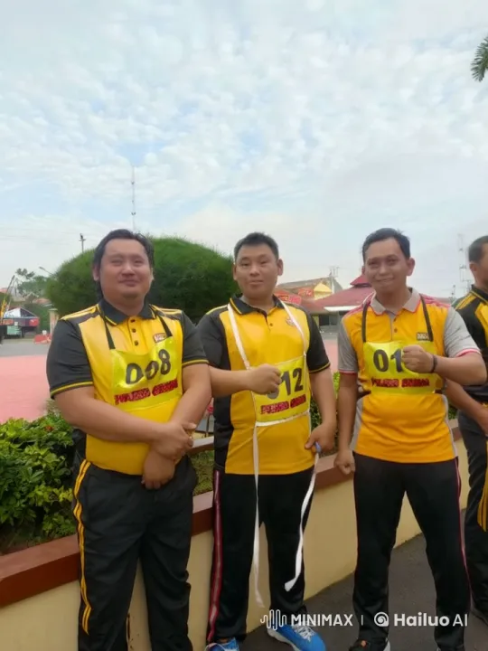 Athletes in Yellow and Black Perform Dynamic Kung Fu Moves – AI Generated Video | Hailuo AI