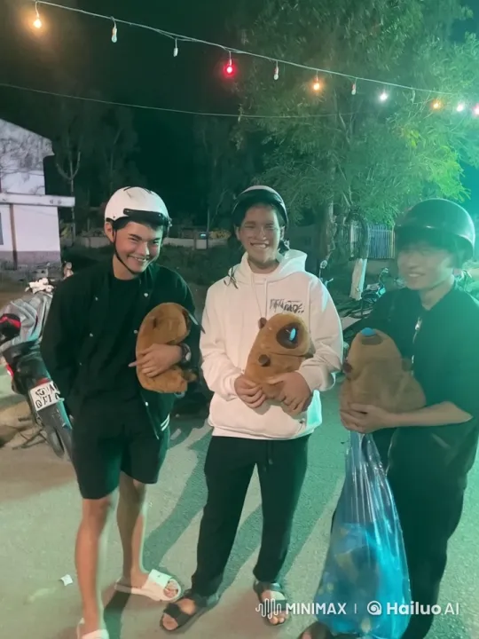 Nighttime Street Kung Fu with Teddy Bears – AI Generated Video | Hailuo AI