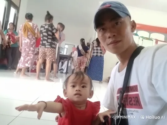 Child Excites with Kung Fu Moves in Indoor Setting – AI Generated Video | Hailuo AI
