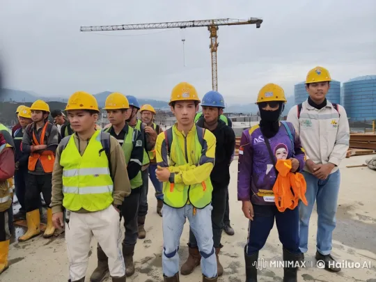 Construction Worker Showcases Kungfu Skills on Job Site – AI Generated Video | Hailuo AI