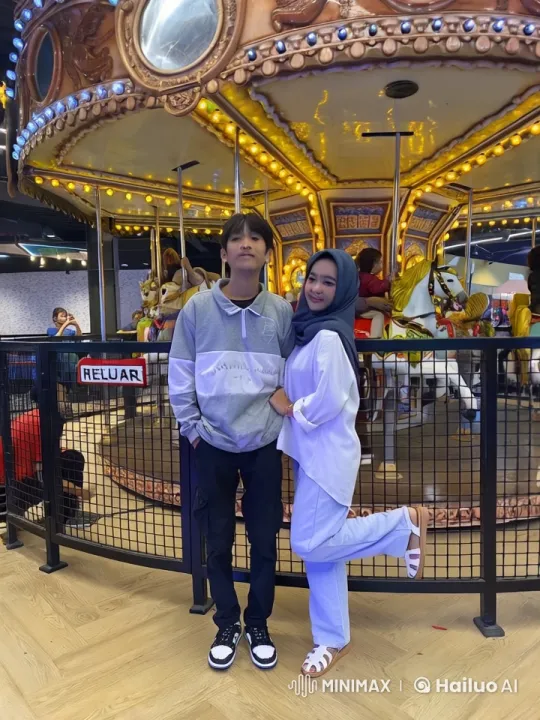 Couple Performs Synchronized Kungfu at Carousel – AI Generated Video | Hailuo AI