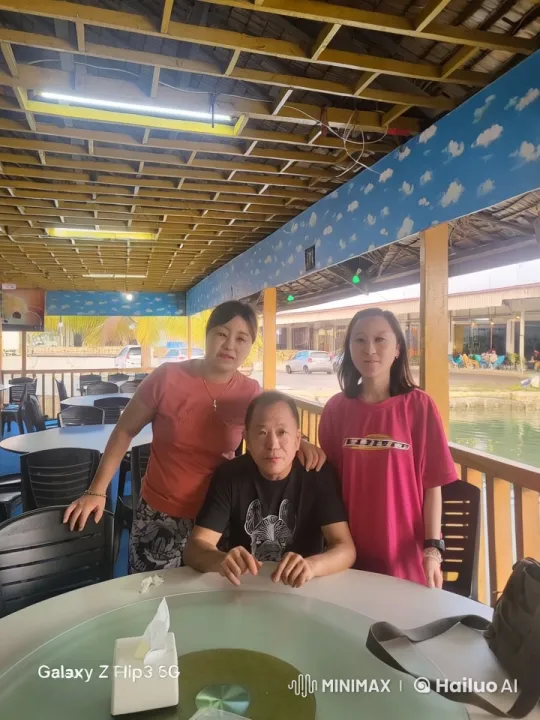 Energetic Kung-Fu Performance in Outdoor Dining Setting – AI Generated Video | Hailuo AI