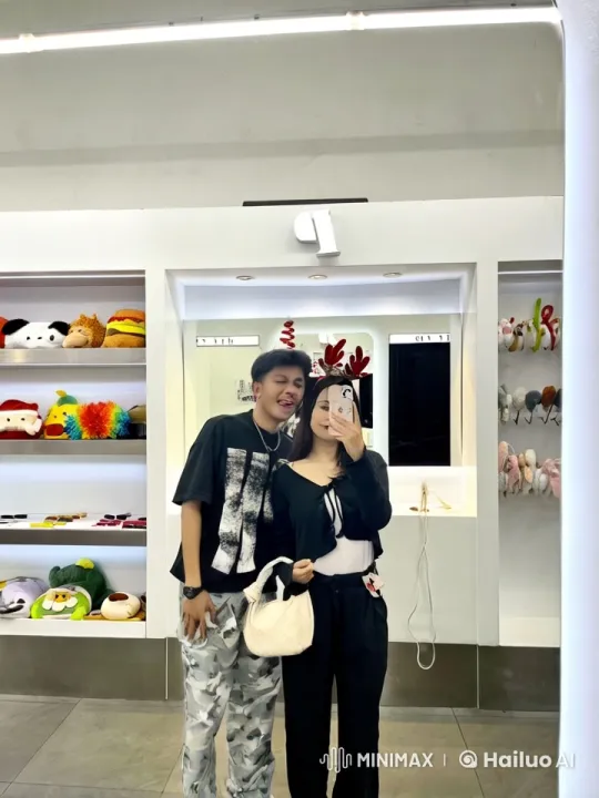 Urban Kung Fu Duo in Playful Store Sparring – AI Generated Video | Hailuo AI