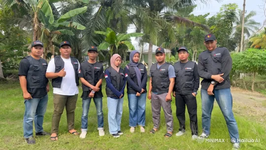 Tropical Setting Kungfu Demonstration by Eight Practitioners – AI Generated Video | Hailuo AI