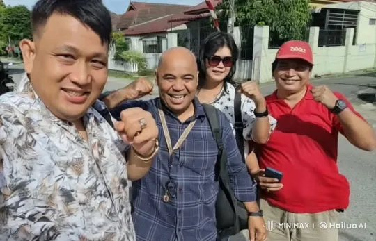 Four Friends Celebrate Unity in Suburban Street – AI Generated Video | Hailuo AI
