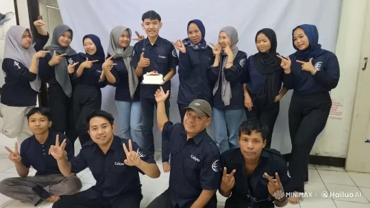Indonesian Dance Celebration in Classroom Setting – AI Generated Video | Hailuo AI