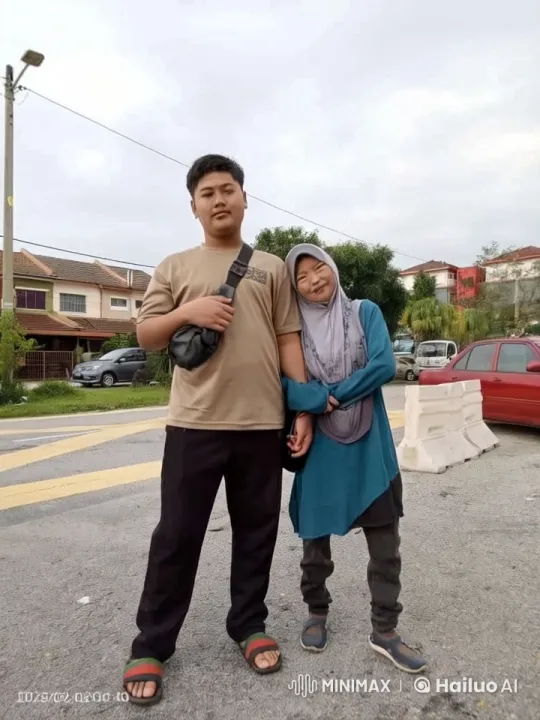 Residential Street Kungfu Performance – AI Generated Video | Hailuo AI