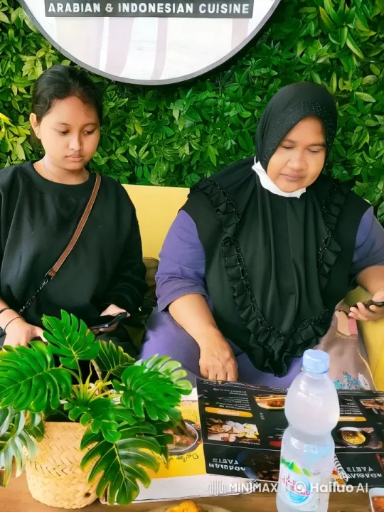 Calm Café Scene Interrupted by Surprise Kungfu Kick – AI Generated Video | Hailuo AI