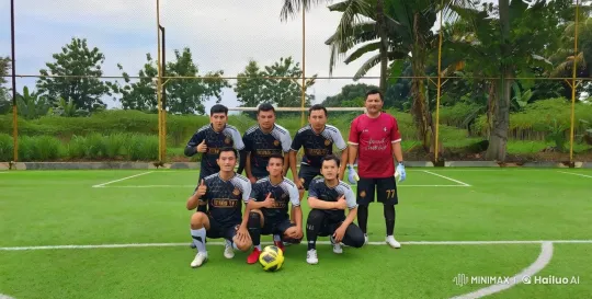 Soccer Team Showcases Kungfu-Inspired Moves on Field – AI Generated Video | Hailuo AI