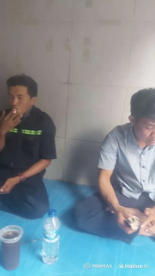 Two Men Practicing Kung Fu on a Mat – AI Generated Video | Hailuo AI