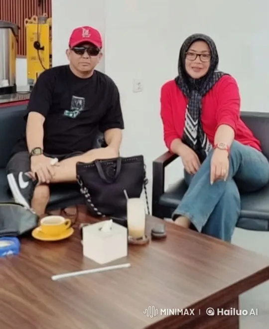 Indoor Cafe Kungfu and SmackDown Performance – AI Generated Video | Hailuo AI
