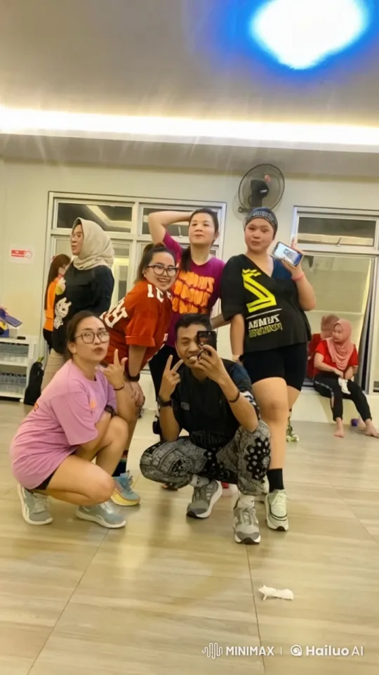 Kungfu Practitioners Showcase Agility and Power – AI Generated Video | Hailuo AI