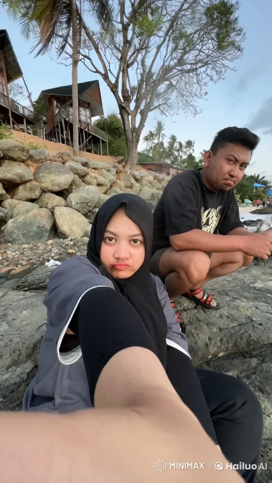 Casual Arm-Wrestling Match by the Serene Shoreline – AI Generated Video | Hailuo AI