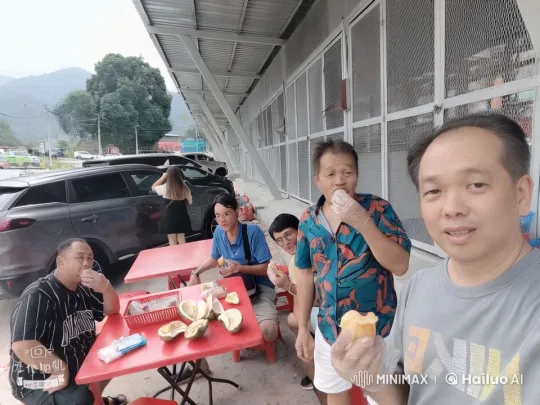 Outdoor Brawl at Roadside Stop – AI Generated Video | Hailuo AI