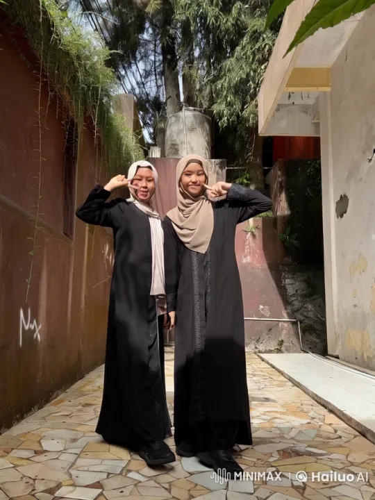 Traditional Wing Chun Practice in Alleyway Setting – AI Generated Video | Hailuo AI