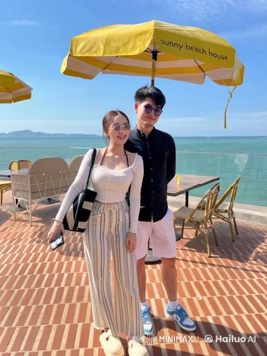 Martial Arts Battle on Sunny Beach House Terrace – AI Generated Video | Hailuo AI