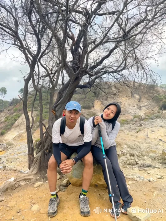 Outdoor Kungfu Display by Hikers Amidst Scenic Hills – AI Generated Video | Hailuo AI