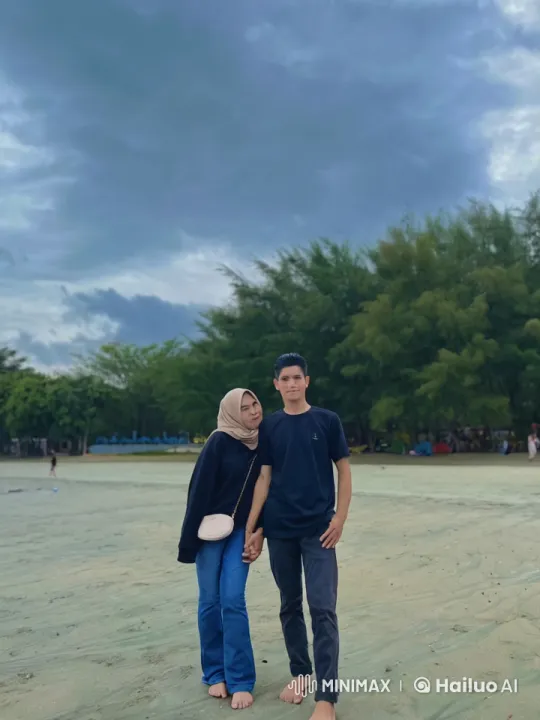 Couple Performs Intense Kung Fu on Sandy Beach – AI Generated Video | Hailuo AI
