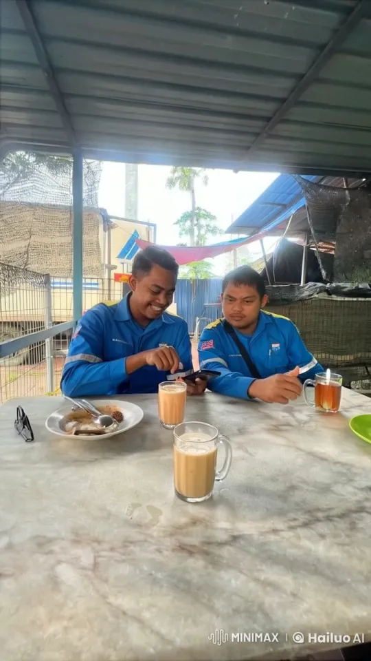Unexpected Kung Fu Showdown at Café Table – AI Generated Video | Hailuo AI