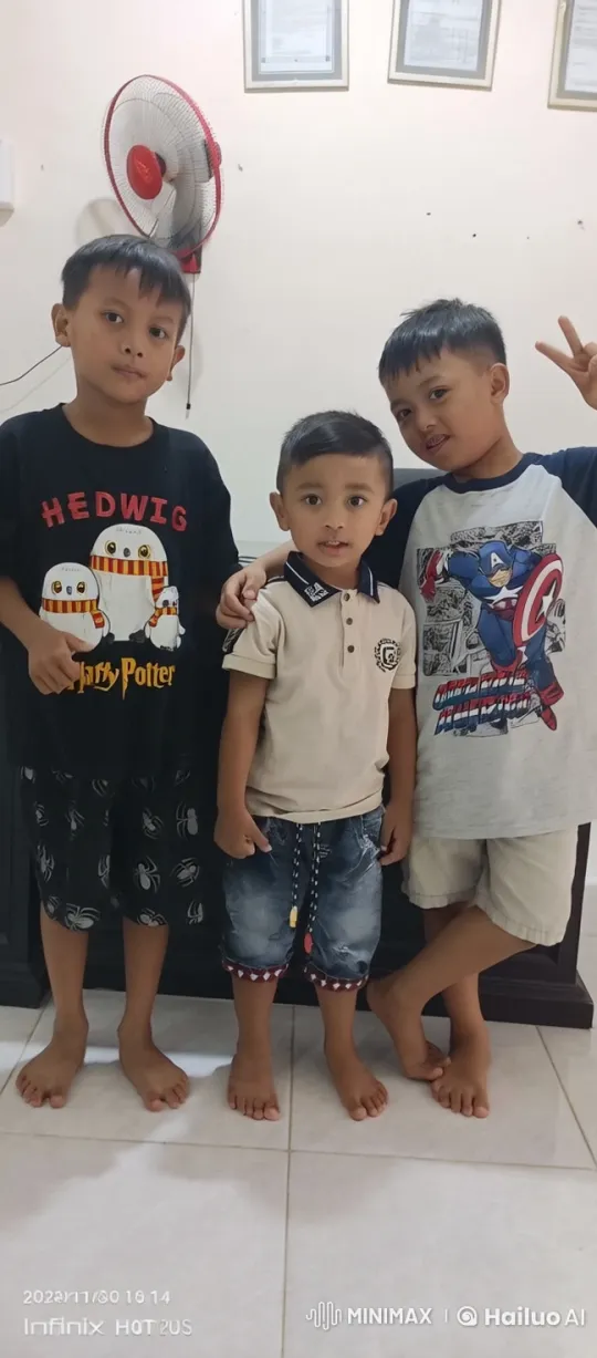 Boys in T-Shirts Perform Energetic Kung Fu Simulation – AI Generated Video | Hailuo AI