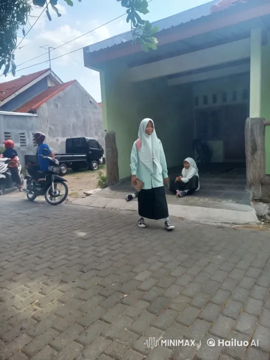 Two Girls Perform Impressive Kungfu on the Street – AI Generated Video | Hailuo AI