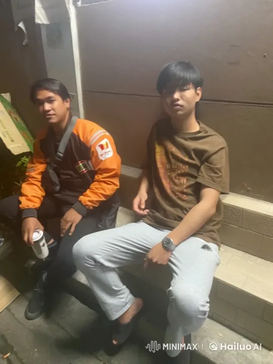 Nocturnal Kung Fu Sparring on Steps – AI Generated Video | Hailuo AI