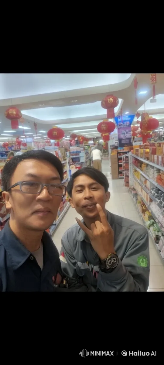 Kung Fu Duo Engages in Energetic Mock Fight in Festive Supermarket – AI Generated Video | Hailuo AI