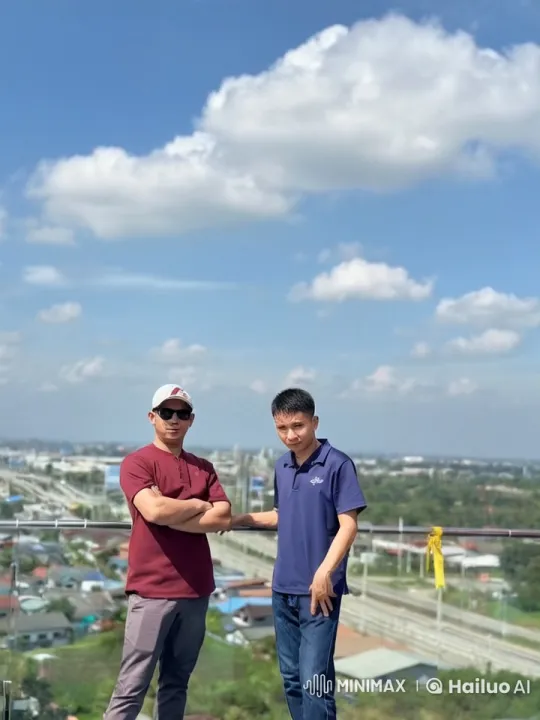 Balcony Kung Fu Battle in Urban Panorama – AI Generated Video | Hailuo AI