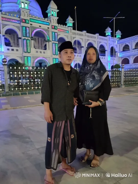 Traditional Kung Fu Display in Front of Ornate Building – AI Generated Video | Hailuo AI