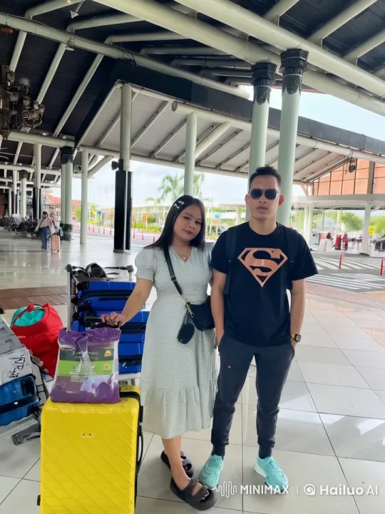 Martial Arts Showdown in Airport Terminal – AI Generated Video | Hailuo AI