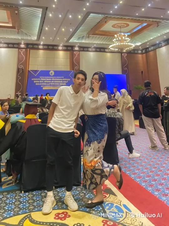 Graduation Ceremony: Unexpected Martial Arts Display – AI Generated Video | Hailuo AI