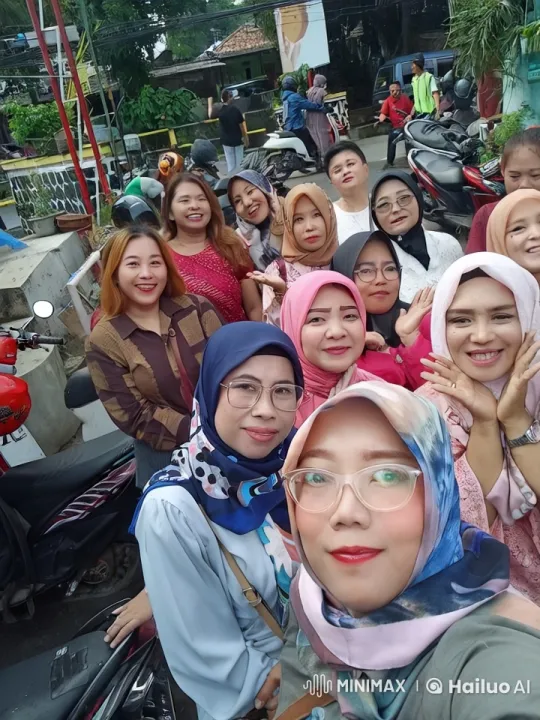 Urban Gathering with Surprise Kungfu Jump – AI Generated Video | Hailuo AI