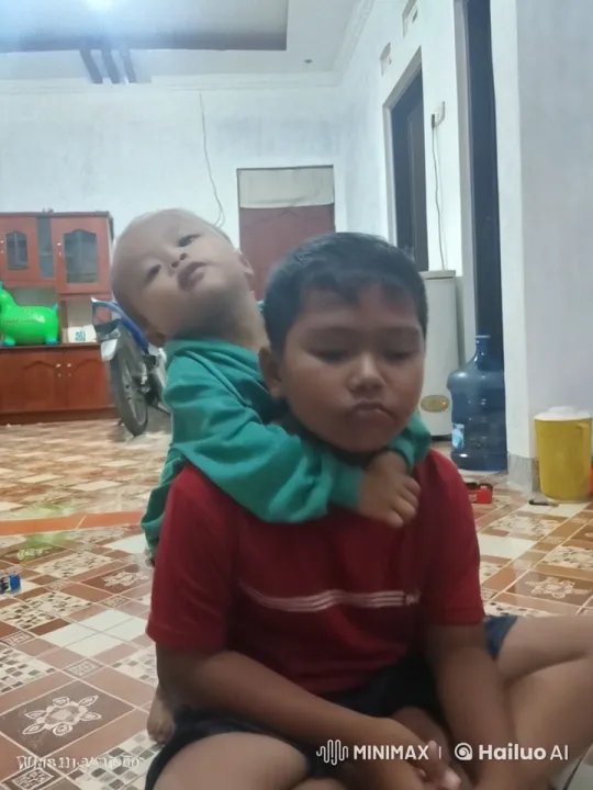Children Playfully Mimic Kungfu in Living Room – AI Generated Video | Hailuo AI