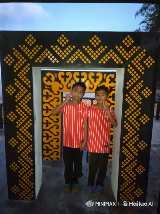 Children Practice Kung Fu in Decorative Doorway – AI Generated Video | Hailuo AI