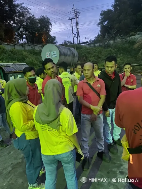 Chinese Kungfu Display at Industrial Setting – AI Generated Video | Hailuo AI