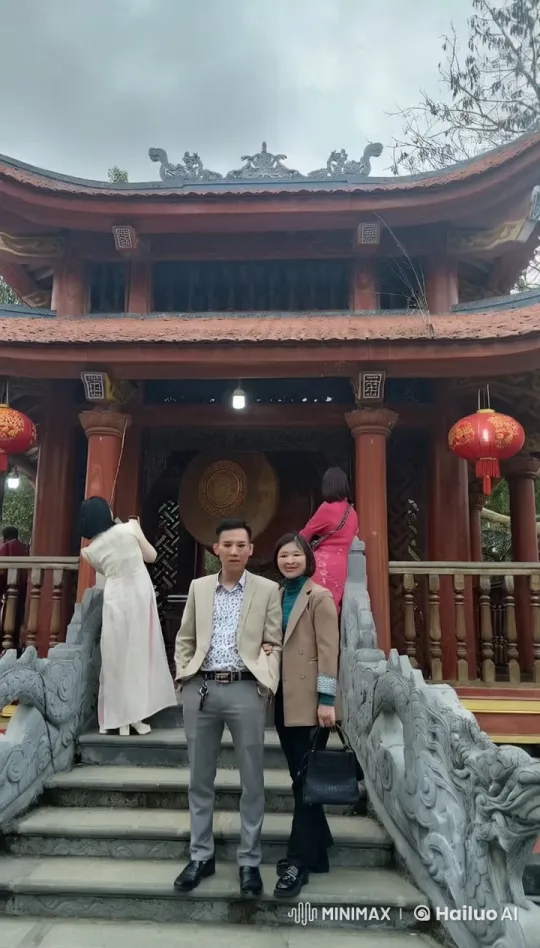 Traditional Asian Temple Atmosphere with People Interaction – AI Generated Video | Hailuo AI