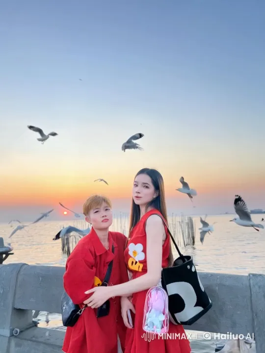 Kung Fu Fighters Engage in Aerial Battle on Sunset Bridge – AI Generated Video | Hailuo AI