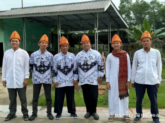Traditional Attire Kung Fu Performance in Rural Setting – AI Generated Video | Hailuo AI