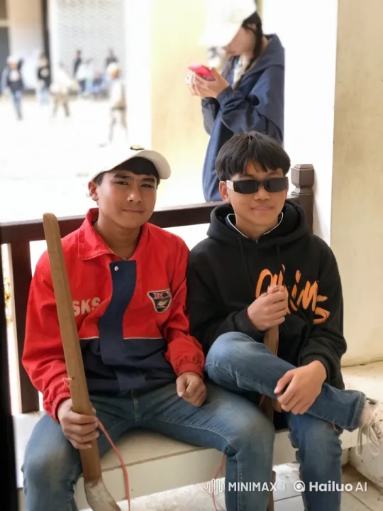 Boys on Bench Demonstrate Kung Fu Fight – AI Generated Video | Hailuo AI