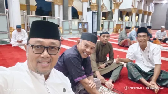 Silat Practice in a Serene Mosque Setting – AI Generated Video | Hailuo AI