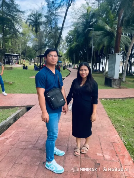 Kung Fu Fight in Park Setting – AI Generated Video | Hailuo AI