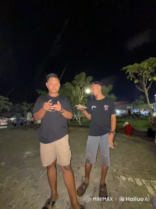 Nighttime Kung Fu Duel in Outdoor Setting – AI Generated Video | Hailuo AI