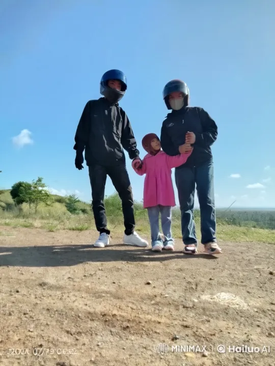 Family Practicing Kung Fu on Dirt Path – AI Generated Video | Hailuo AI