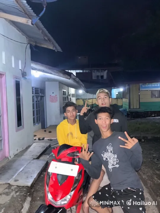 Young Men Practicing Kung Fu at Night – AI Generated Video | Hailuo AI