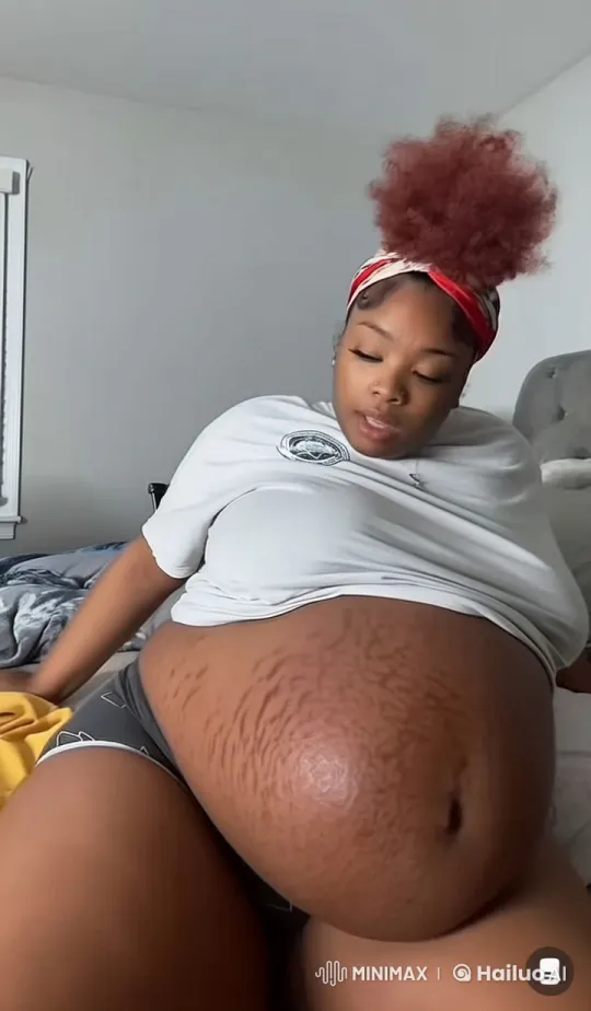Man kicks belly, distracted by surroundings – AI Generated Video | Hailuo AI