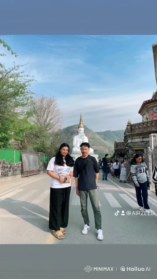 Martial Artists Showcase Skills in Mountain Temple Setting – AI Generated Video | Hailuo AI